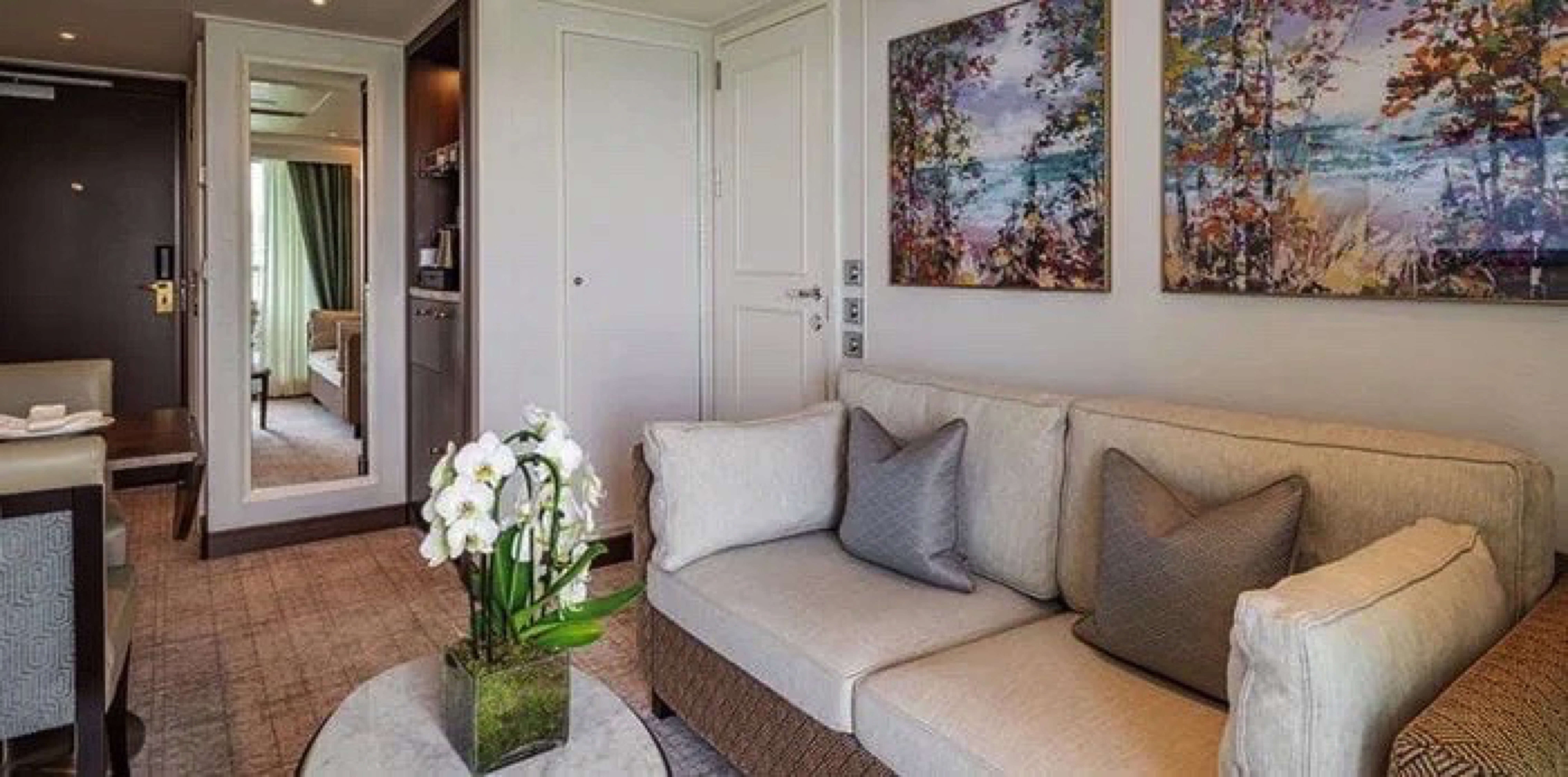 Mid Ship Suite with Balcony